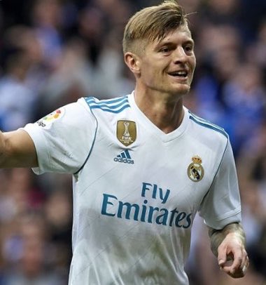 TheHeadtoHead's tweet photo. Who’s better? Past or present...

RT for Alonso🇪🇸
LIKE for Kroos🇩🇪 https://t.co/AZ8sWyNTYD