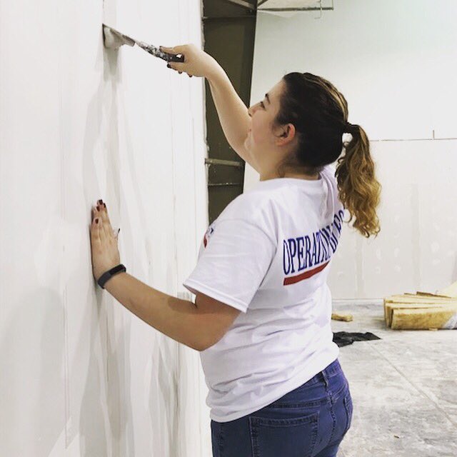 UEvansville's tweet image. Students on UE's #AlternativeSpringBreak trip are providing #HurricaneHarvey relief efforts at a Baptist church in Bevil Oaks, TX this week!