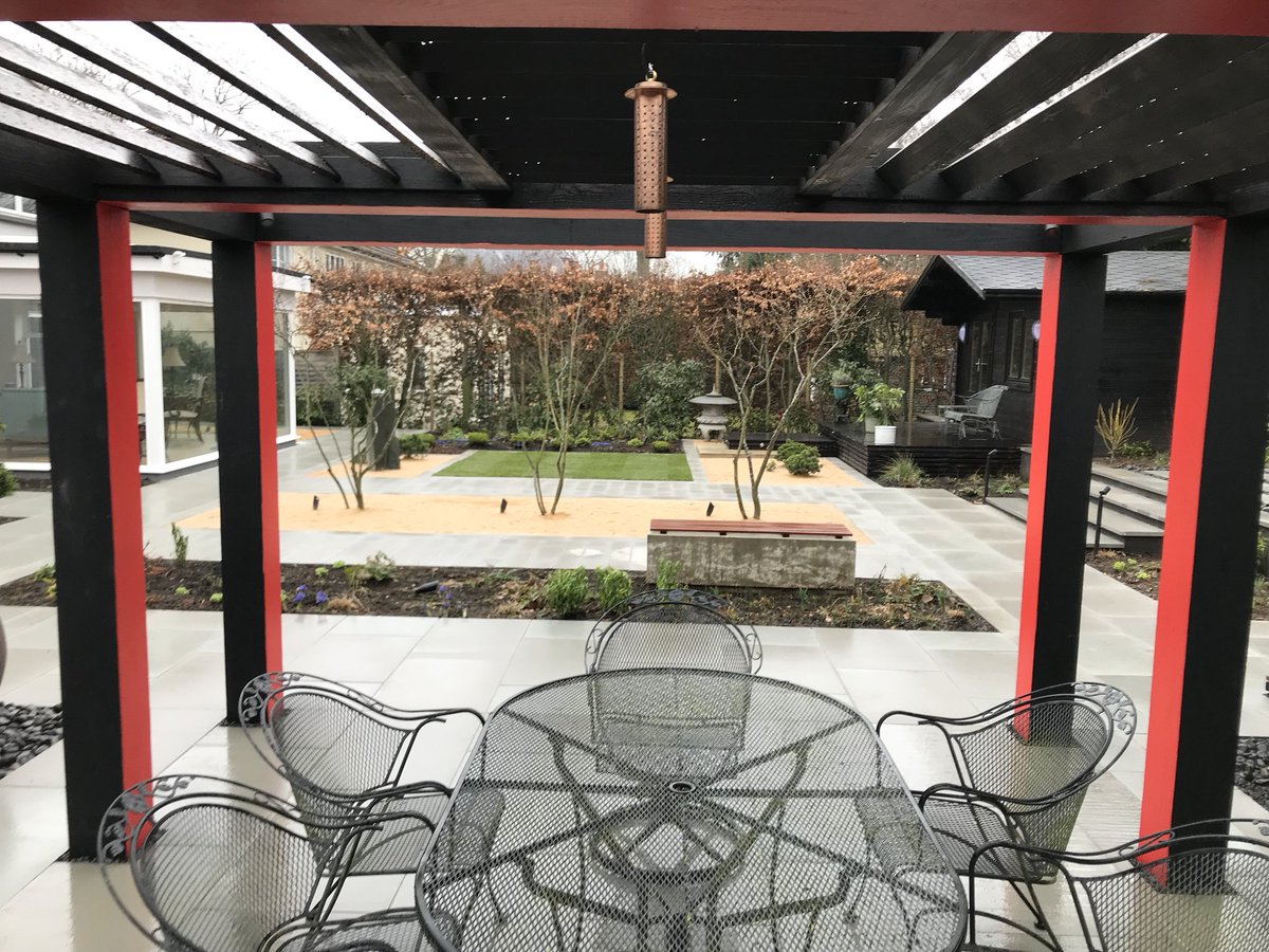 BurnhamLandscap's tweet image. Completed project!!! This @RachelPSDesign design incorporating @_LONDONSTONE @championtimber @CEDNaturalStone @Royceturf and lots of graft from my incredible team. Thank you all 🍾