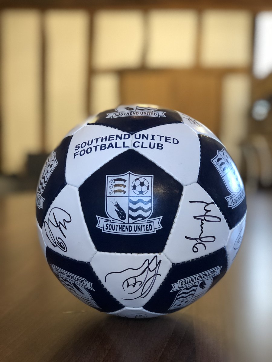 LeadersSouthend's tweet image. In light of the match tomorrow at @SUFCRootsHall don't forget you can enter our price draw to win this brilliant #signedball for our charity @TeenageCancer justgiving.com/fundraising/le… 
@CJPhillips1982 @ShrimpersForum @ShrimperZone @lovesouthend @SouthendBC @VisitSouthend