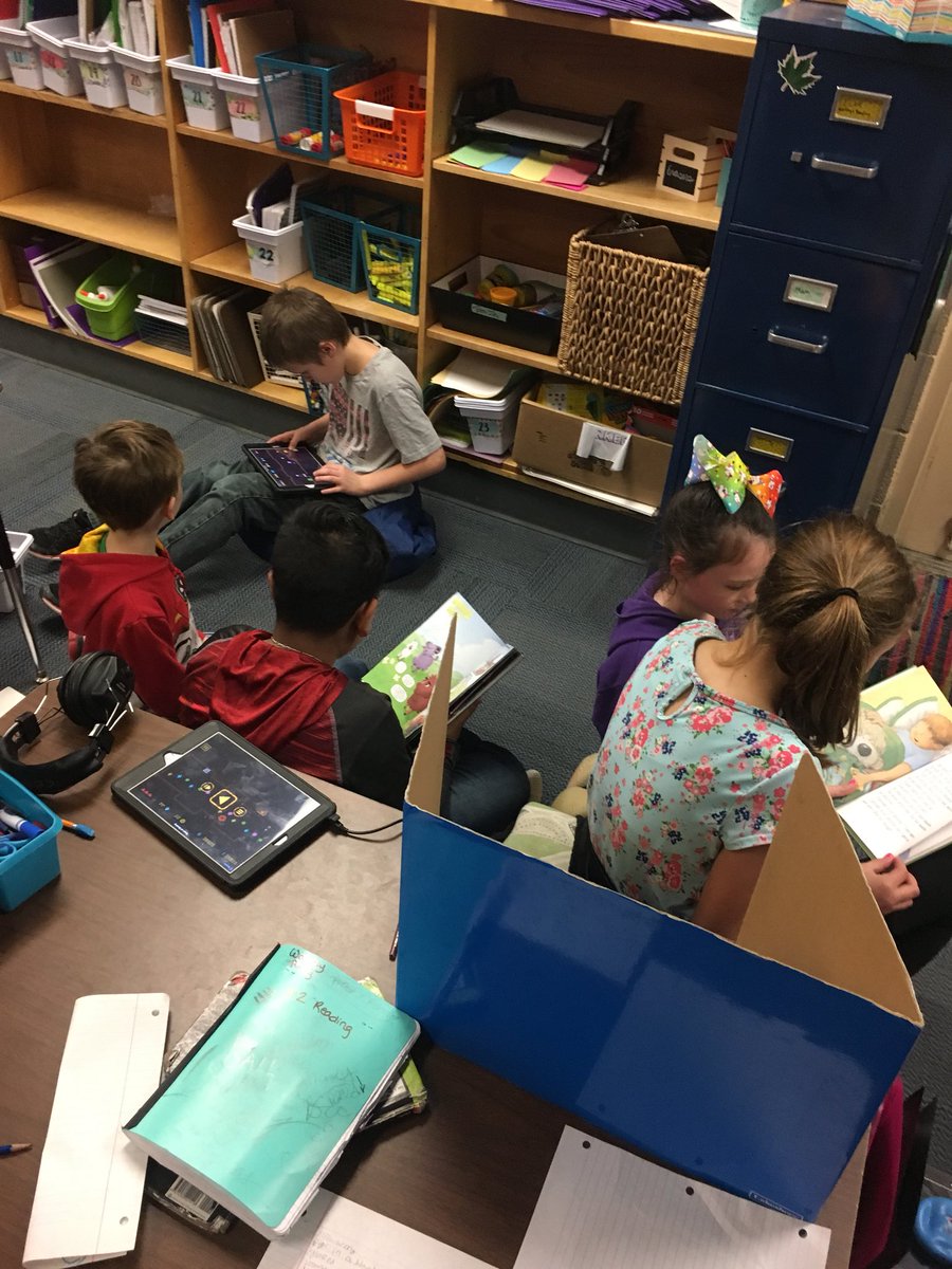 Kinder reading buddies today from @JamieLeeAustin2 class! #wearewalnutcreekworldchangers