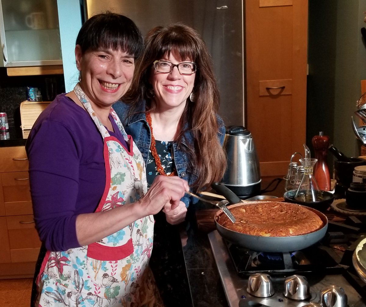 PdxJazzSinger's tweet photo. Listen to Christie Josef SING on the air AND cook, too! Amazing food and music. Today at 2 PM! TEXT TO WIN CD's! Stream at https://t.co/E1W8RIiE2o #MartiMendenhall #ChristieJoseph #SoundTastingPdx https://t.co/x6KlAqXyZJ