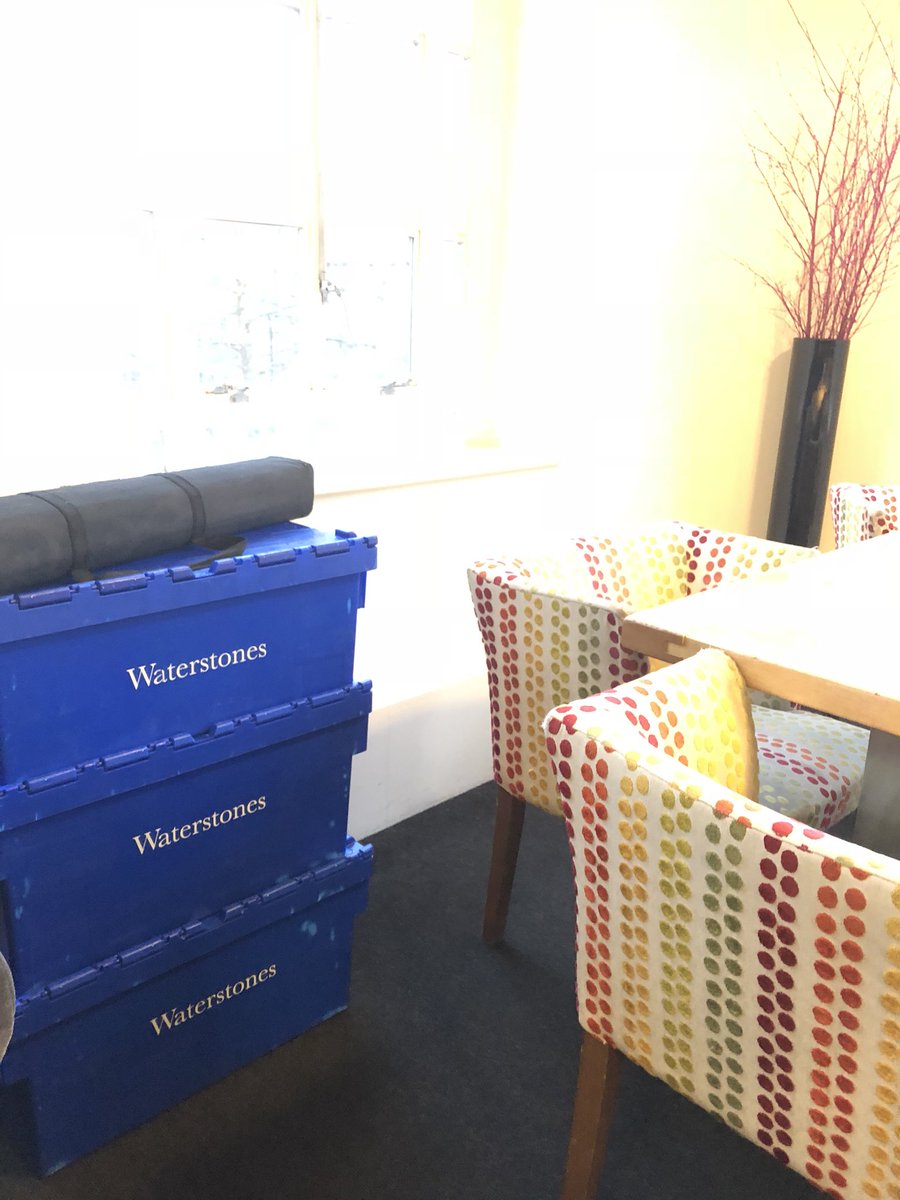 Waterstones have delivered books ready for the Uk Dating Fair on Sunday! 2 more sleeps! 🎉🎉🎉<a href="/gowerst_books/">Waterstones Gower Street</a> @OneAlfredPlace #nationalsinglesday #datingadvice #seminars #workshops #datingexperts