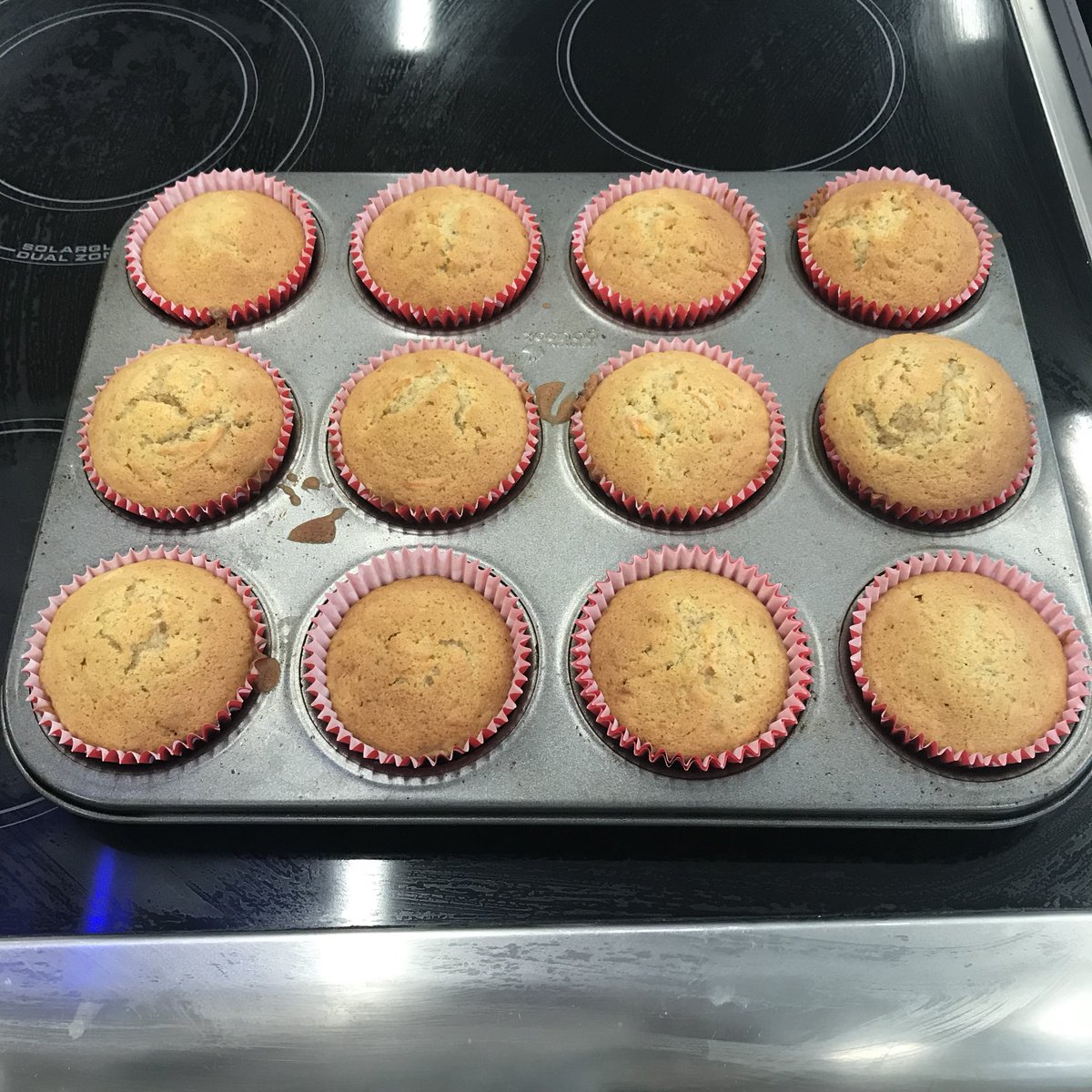Ymdrech gwych gan ddisgyblion bl.7 prynhawn ‘ma! Cacennau moron proffesiynol iawn. 👩🏻‍🍳👨🏿‍🍳🍰🥕

Great effort from year 7 pupils this afternoon. Carrot cakes of a very high standard. 👩🏻‍🍳👨🏿‍🍳🍰🥕 

#DT