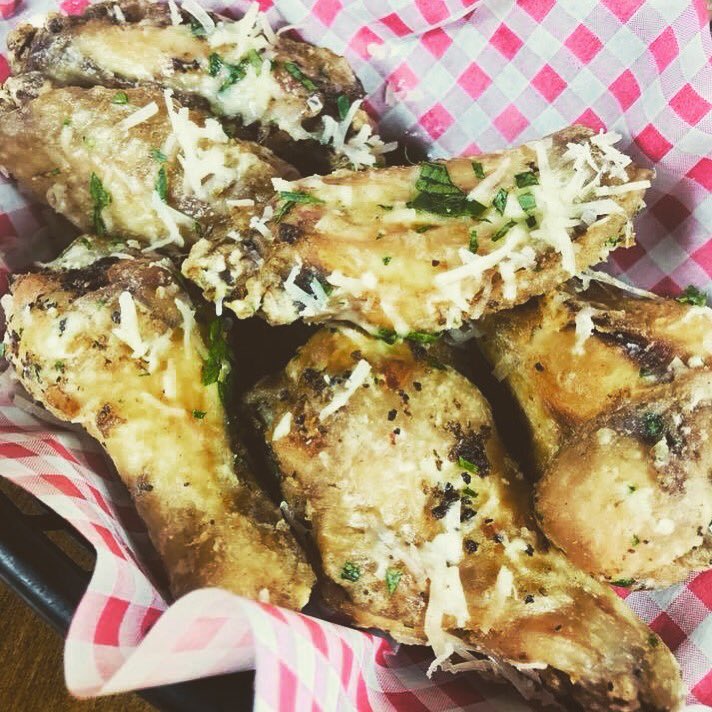pattersonsbar's tweet photo. This weeks special, Comic-Con inspired - Garlics of the Galaxy. Garlic and Parmesan dressed Wings https://t.co/I98uQsQ8KM