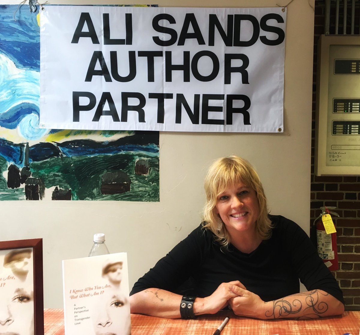 trans_books's tweet photo. Review of Ali Sands, I Know Who You Are, But What Am I? "Deep gratitude to Ali for her extreme generosity in sharing her story of loving her sweetheart through many changes, and for finding, reveling in and staying true to her own queer femme spirit." https://t.co/clekEZ20gJ https://t.co/z6LeVCyWBp