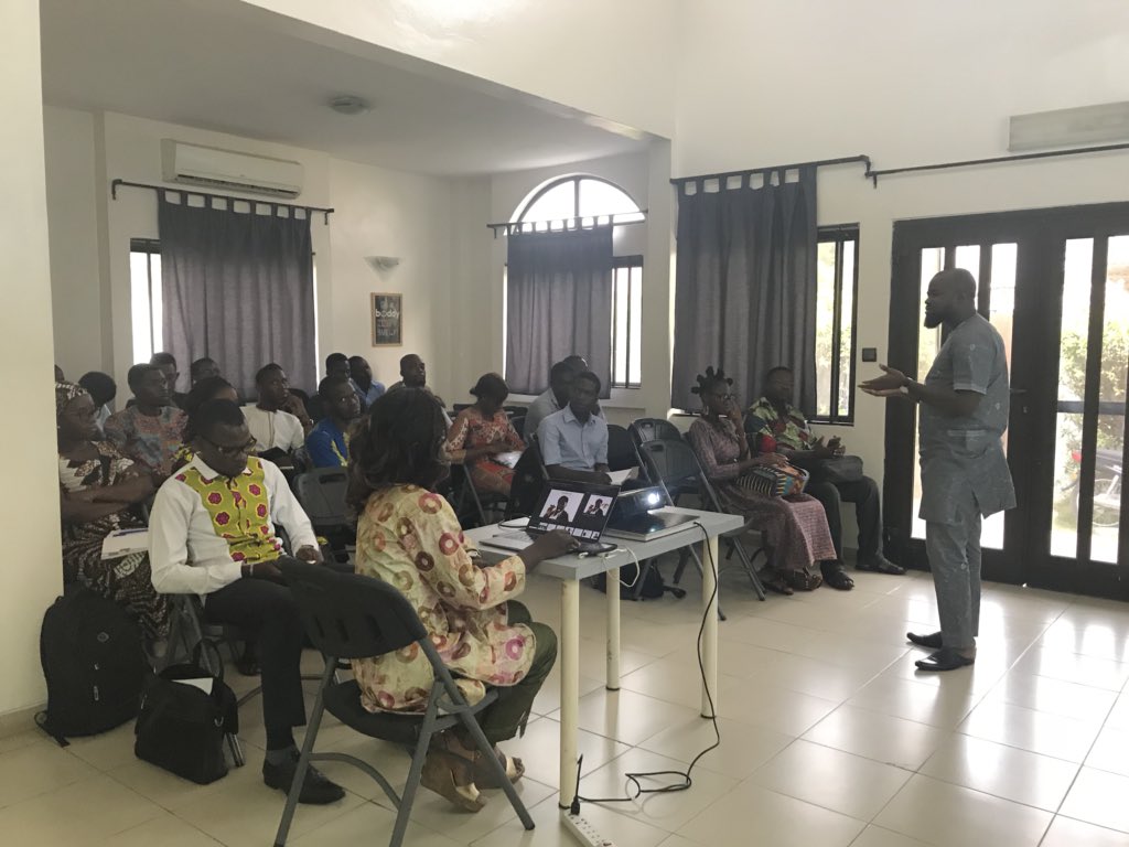 EtriLabsCotonou's tweet photo. “On a décidé de partir des réalités africaines pour ouvrir @AgenceDys afin d’offrir des solutions adaptées à l’Afrique” - @salimdjide #EtriLabsSession #business #networking https://t.co/YFo4Bu6l6a