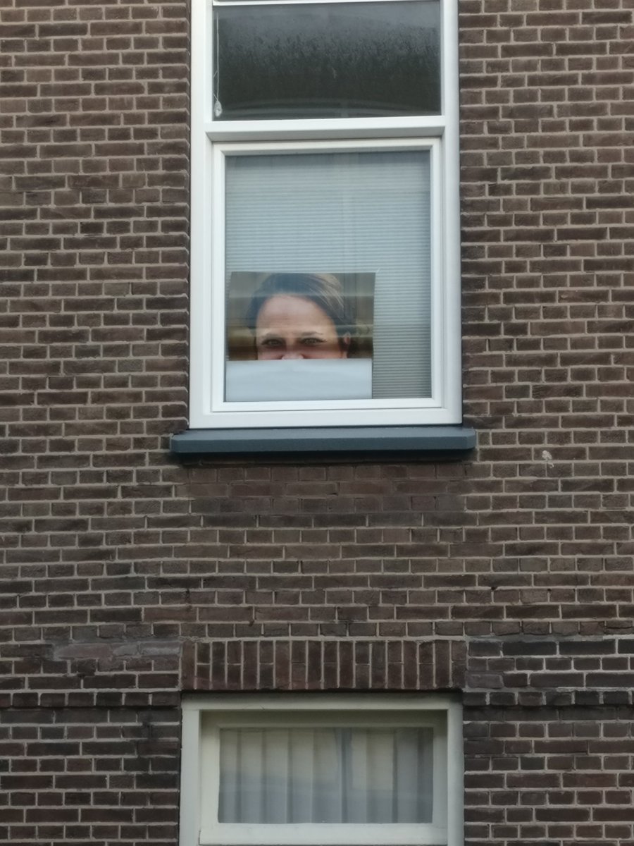 oldeweghuis's tweet photo. Is dit nou een typische gluur buur? #gemeenteraadsverkiezingen https://t.co/GNjg7PspSu