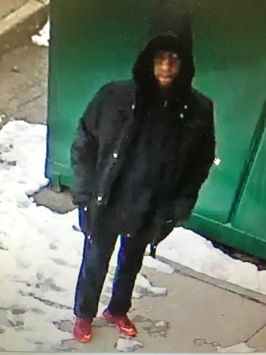 RCSDNYS's tweet photo. We are calling to ask for the community’s assistance in locating a missing student. 
******************
Estamos solicitando la ayuda de la comunidad en la búsqueda de un estudiante desaparecido. https://t.co/rzU8qvBVTl