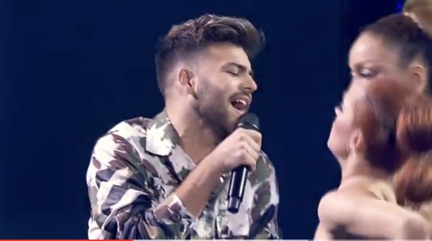 powergirls81's tweet photo. 🌟🎤Cuánto echo de menos esas actuaciones a las que nos tenías acostumbrados desde la Gala 0!! @Agoney_ot2017🎤🌟 y además es un☀️mejor persona imposible, todo corazón💙😉me emociona cada día más!
#agonslay #THOSFansAgoney9M #agoneyeresun10 https://t.co/2iLjrTTIkb