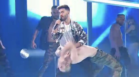 powergirls81's tweet photo. 🌟🎤Cuánto echo de menos esas actuaciones a las que nos tenías acostumbrados desde la Gala 0!! @Agoney_ot2017🎤🌟 y además es un☀️mejor persona imposible, todo corazón💙😉me emociona cada día más!
#agonslay #THOSFansAgoney9M #agoneyeresun10 https://t.co/2iLjrTTIkb