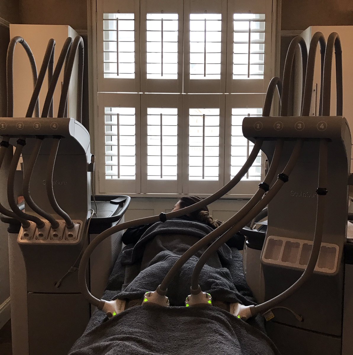 MissBalaratnam's tweet photo. Great having Holly @SculpsureUK with us today. Thank you for an excellent day #SculpSure #Beaconsfield #noninvasive #fatreduction #aesthetics #resultdriven #laserexpert #dualsculpt https://t.co/fRvxR6e2w1