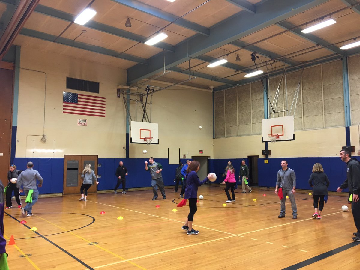MooneyOwen's tweet photo. Really enjoyable morning presenting to nearly 150 PE Teachers @ Rockland #PhysicalEducation Conference for Elementary &amp; Middle/High School Teachers! #GamesForUnderstanding #Empowerment #Development #Learning #FUN #Leadership #Communication #TeamWork #DecisionMaking @GAAmeCoaching https://t.co/ZZOsi3tNEY