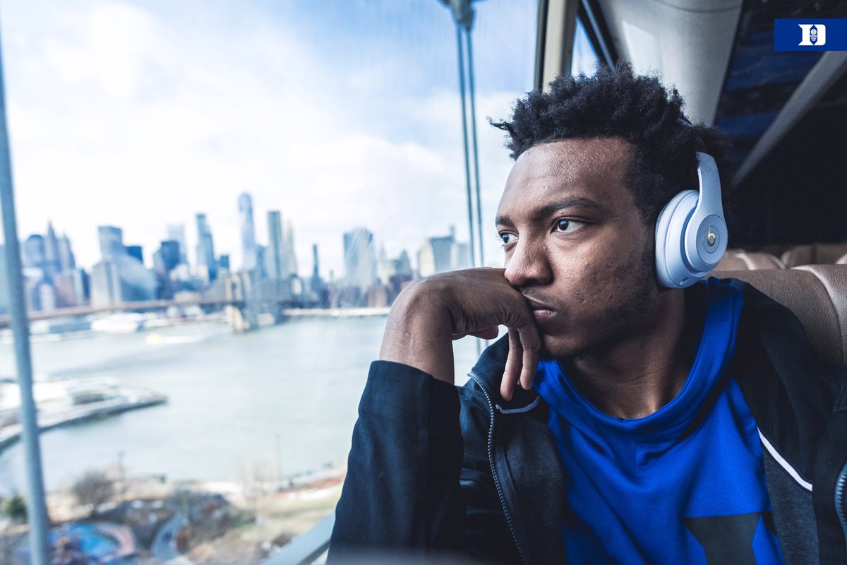 DukeMBB's tweet photo. Big city, big dreams. 🍎🗽🌉🏙🔵😈 https://t.co/m0kn5RAxR0