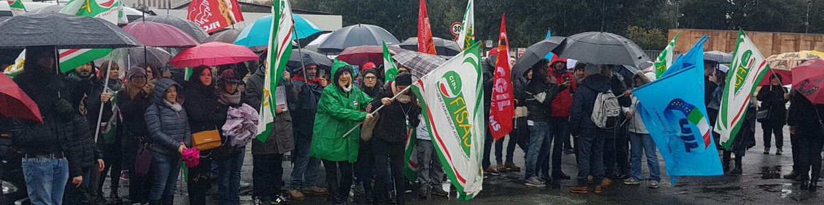 FisascatCisl75's tweet photo. #Mediamarket #Mediaworld Prosegue la mobilitazione, ulteriori 8 ore di sciopero vs esuberi e trasferimenti. A rischio oltre 700 addetti, i sindacati chiedono l’intervento del @MinLavoro @ElenaVanelli Salvaguardare occupazione https://t.co/xcG77TEeBt https://t.co/RHAU8tQIbQ