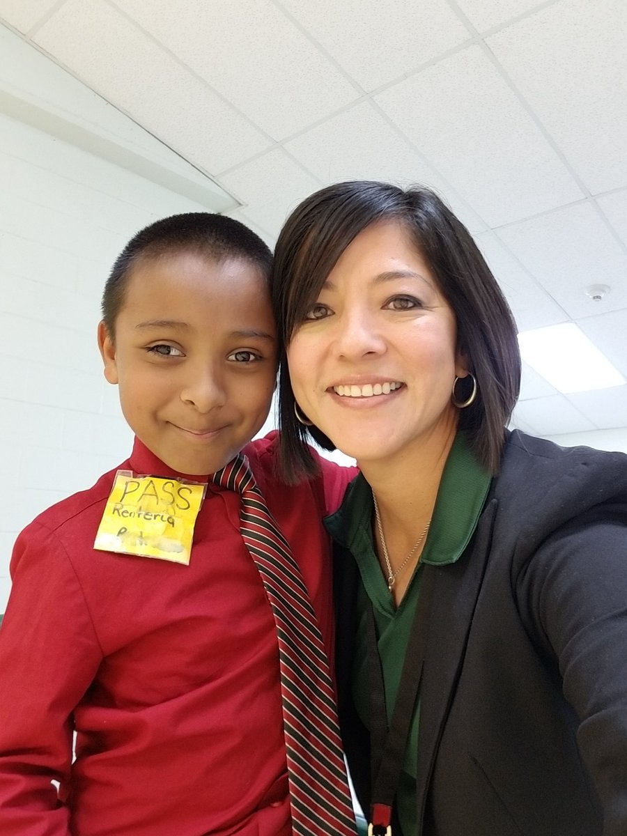 This super leader is ready to be principal! He wants my job! Love him so much!!! #LPEPawsUp <a href="/LasPalmasStaff/">Las Palmas Staff</a> <a href="/ReginaRenteria/">Regina Renteria</a>
