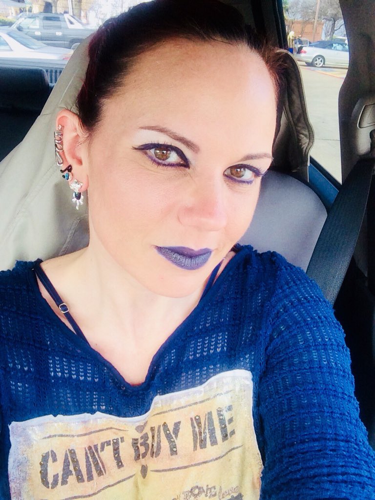 tenayanegron's tweet photo. Enjoying a gorgeous day! And a tattoo https://t.co/5qQgvf1I7K