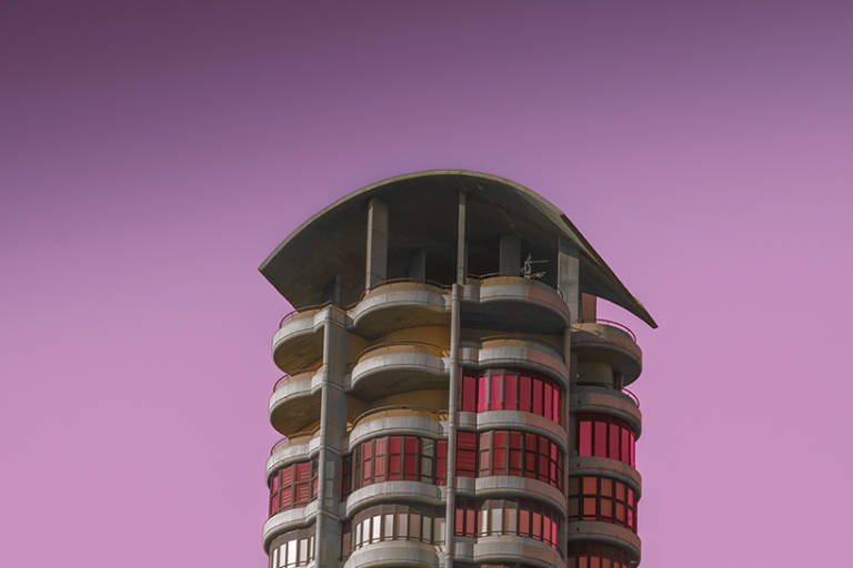 culturplaza's tweet image. 🔴Hilo (1/4) ¿Cómo crees que serían las colonias humanas en el espacio? El artista e investigador doctorando en neurociencia @almeferphoto presenta su propuesta sobre una ciudad alienígena en #AlienArchitecture bit.ly/2G9RKbm