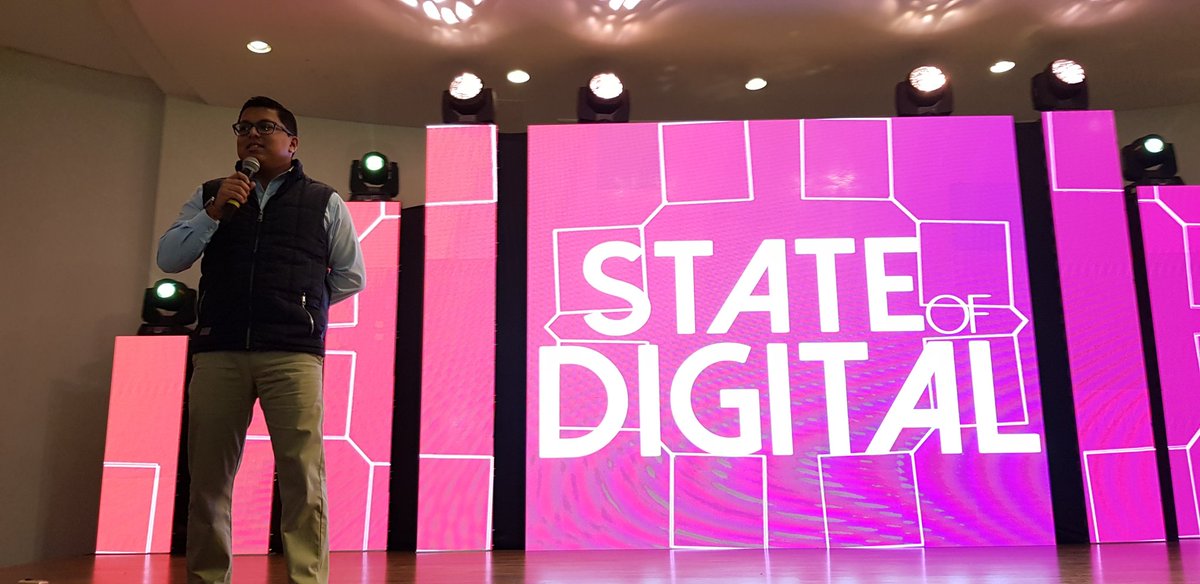 rokensa's tweet photo. #SOD2018 #StateOfDigital2018 con @josekont https://t.co/g4b9wLmopz