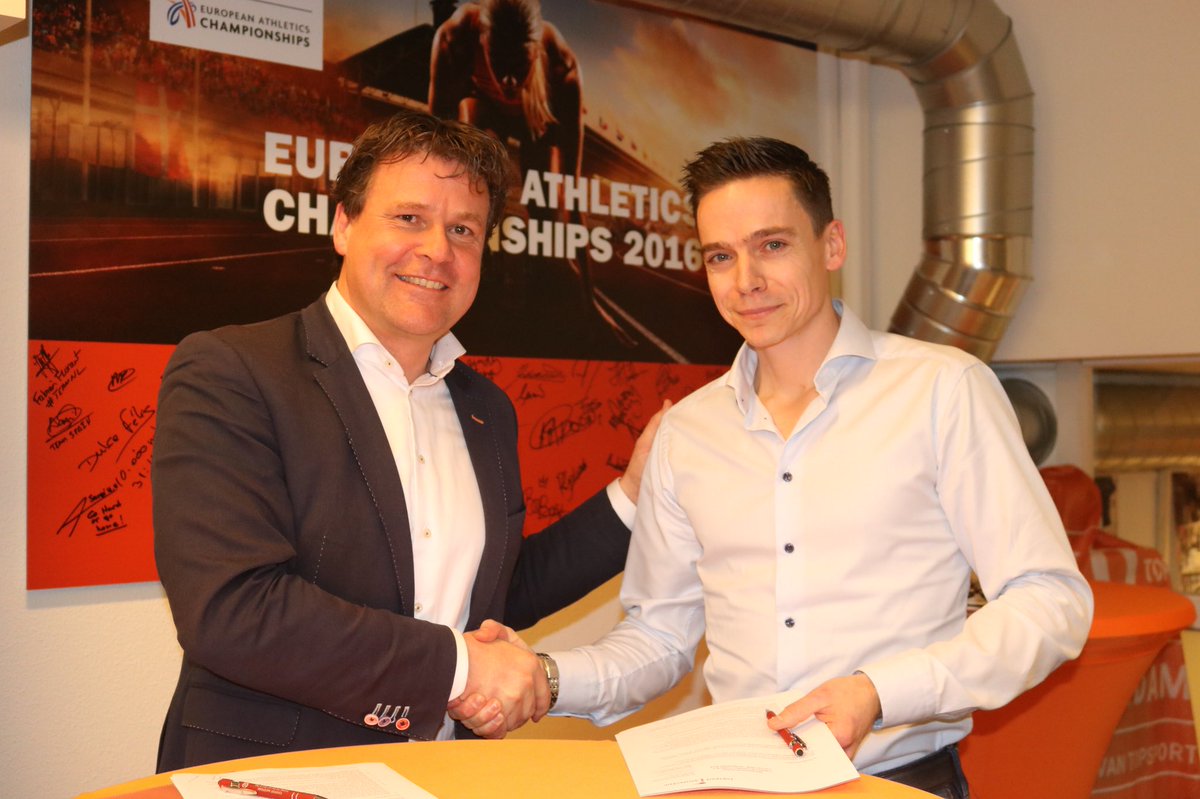 Zojuist hebben wij een hernieuwd partnership met @EkoPlaza ondertekend. Onze directeur Frank Thewessem en Hans van Mierlo van Ekoplaza ondertekenden de contracten. Blij mee én trots op!