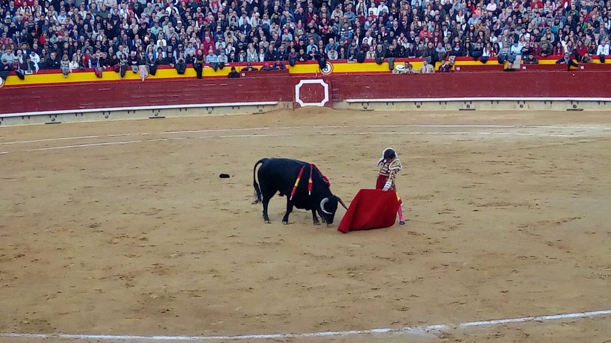 Oreja para Manzanares en el segundo de su lote