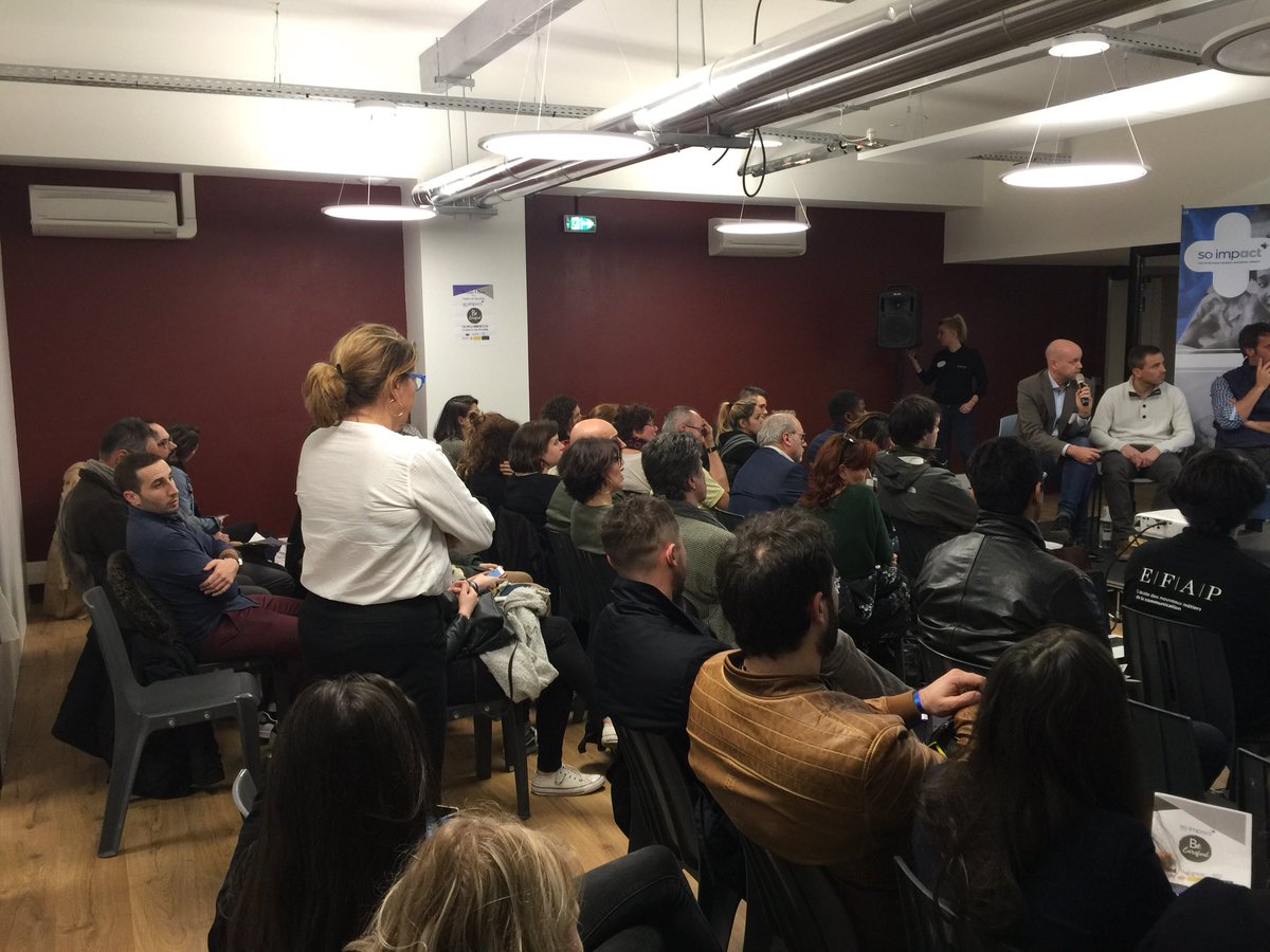 so_impact's tweet photo. [#BeCarefood] #SocialGoodWeek
Les bordelais se sont déplacés en nombre pour cette conférence intéressante sur le #FinancementParticipatif 💶
#Bordeaux #EFAP #MBACME
#Crowdfunding https://t.co/wLh3RwSZk2