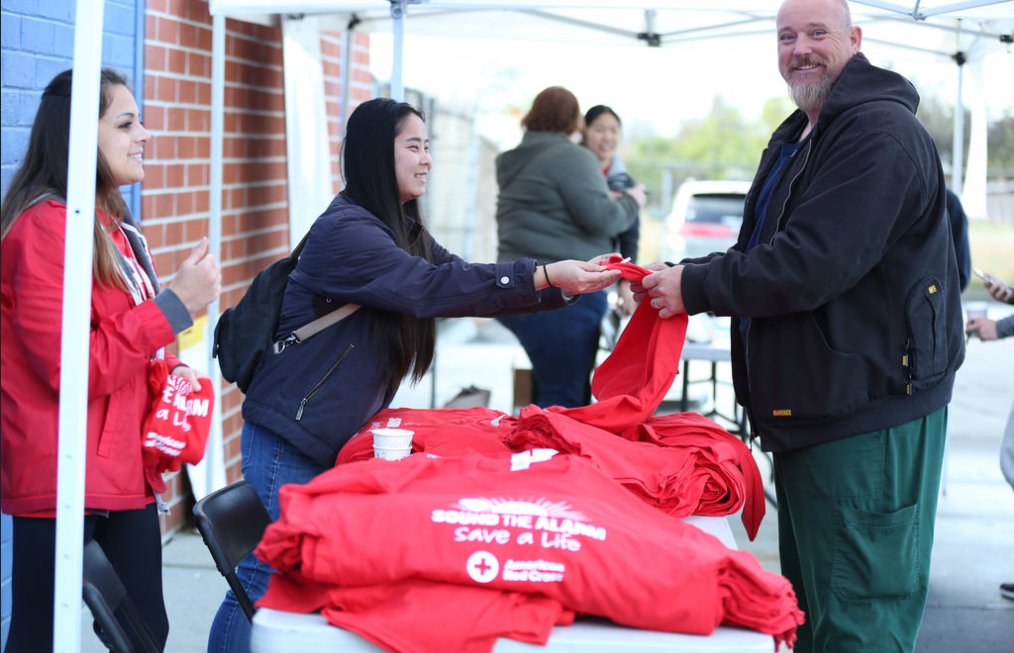 RedCrossLA's tweet photo. Read how @citylosangeles and #PrepareLA align with Resilient Los Angeles in #RedCrossLA CEO @JarrettBarrios latest blog: https://t.co/W0Fjyu3o0O @MayorOfLA @ericgarcetti @PrepareSoCal https://t.co/DTBv2fxyB7