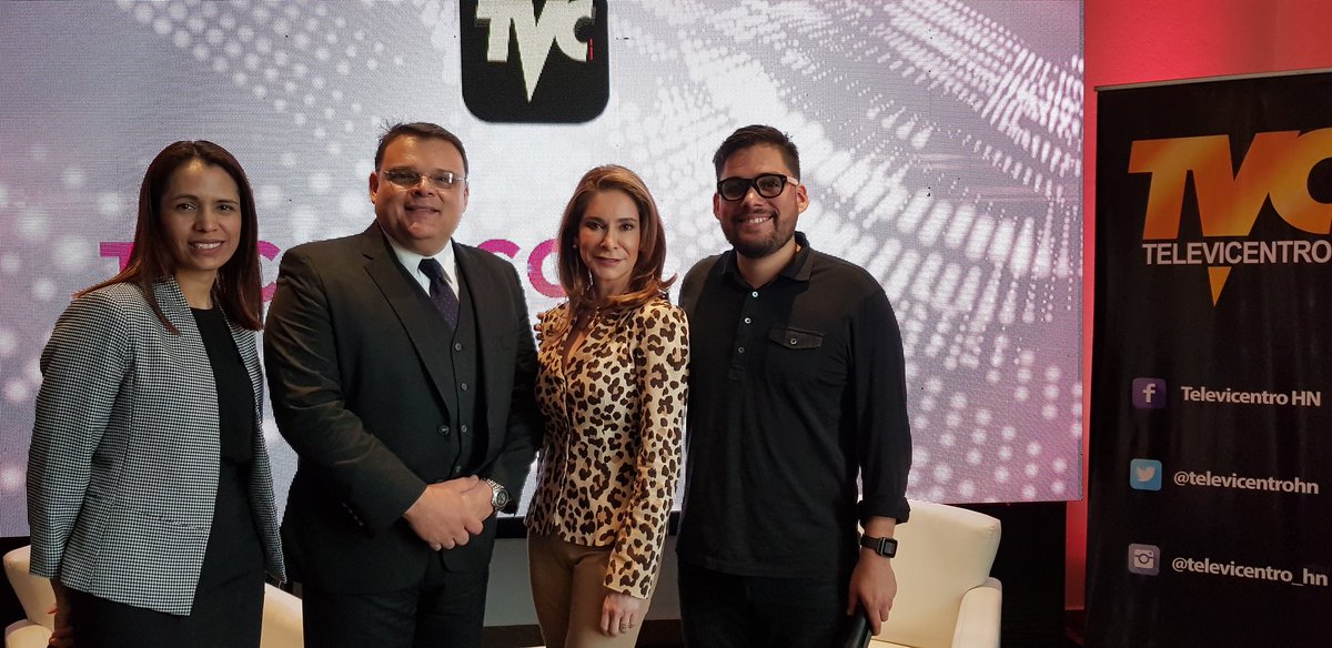 rokensa's tweet photo. En #StateOfDigital2018 participando con @televicentrohn @iLifebelt @IdeaWorksLA @Google @unitec https://t.co/3p20fNkVjl