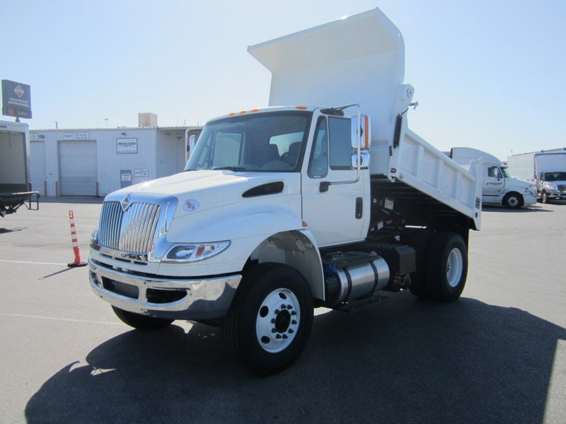 McCandlessLV's tweet photo. 2016 @IntnlTrucks 4300 Dump Truck available @McCandlessLV 84 Months @ $1336.01 Monthly O.A.C Contact Chris Ballesteros 702-845-2661 #Sale #Trucker #Truckerchat #Bigrig #Truckerlife #Trucks #CommercialTruck https://t.co/Hv4ldVZ8hL