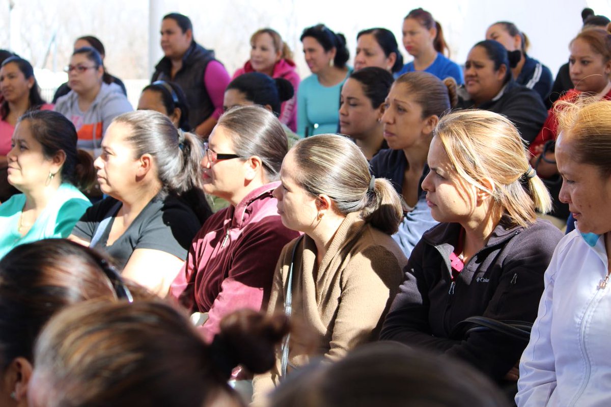 Prospera_MX's tweet photo. En Durango #MujeresPROSPERA conocen más acerca de los apoyos del Programa para que sus familias cuenten con mejor salud, educación y alimentación. https://t.co/j23U4ZJrYJ