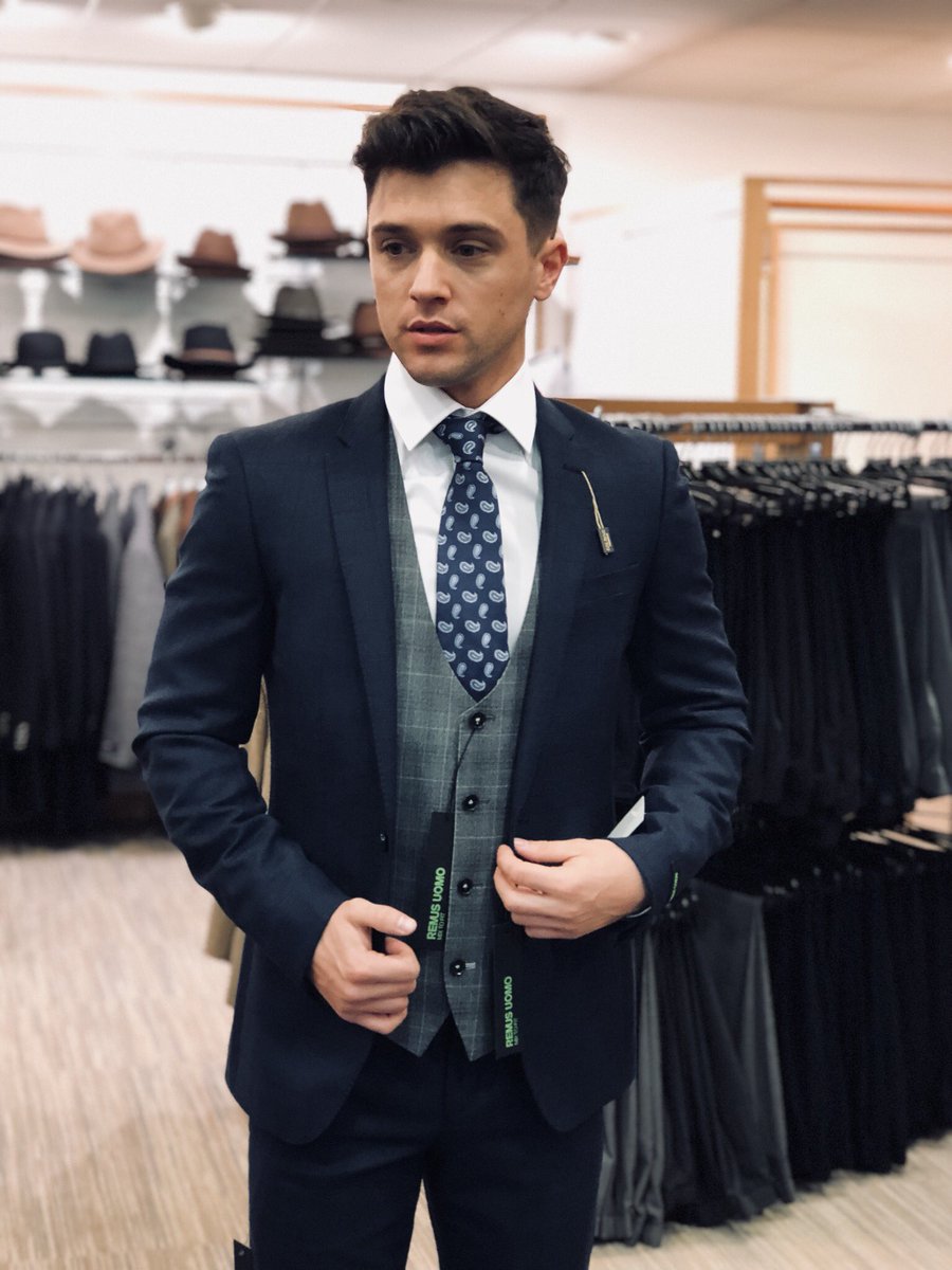 CoesStores's tweet image. Our @GoldingNew branch had a special visitor this afternoon! They had the pleasure of singer @JJHamblett from @UnionJworld come into the store and get fitted up in a suit!👔 #jjhamblett #newmarket #goldingnewmarket #menstailoring #singer #unionj #xfactor #suitandtie #fridayfun