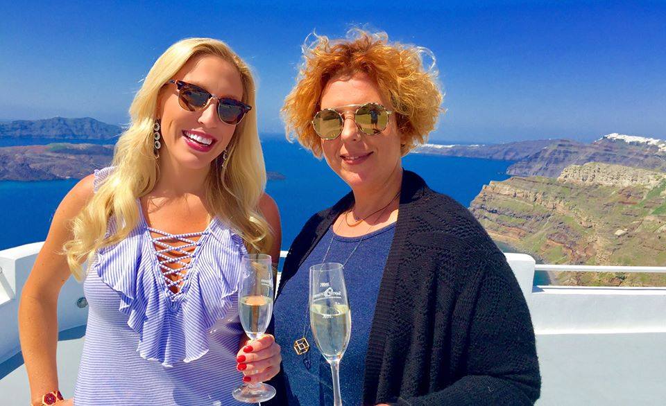 WorldWineFans's tweet photo. Sparkling Santorini sips ...perfect for the weekend! #wine #winechanneltv #greece #media https://t.co/91MLg5paPa
