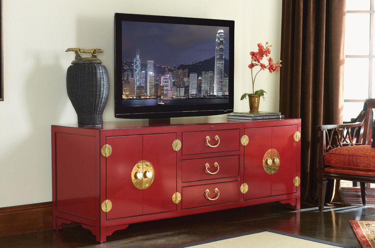 HomeGallery's tweet image. 10% OFF Sligh Furniture – add a bold pop of color with this stylish media console! Use code SPRING at checkout buff.ly/2G6sx1p