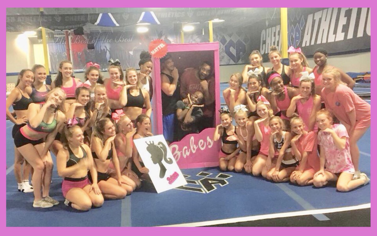 CA_RegalCats's tweet photo. Itβs National Barbie Day! #Regal #Babes #PinkBowsMatter https://t.co/rW4FOI3Qx4