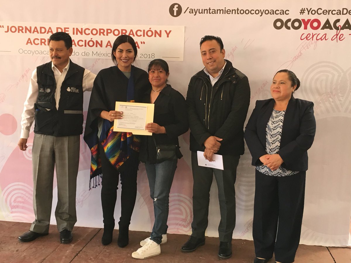 DiianaPerezB's tweet photo. Se hace entrega de certificados de Educación Básica en #Ocoyoacac gracias a @INEAmx; con ello las personas que por distintas circunstancias abandonaron sus estudios pueden tener su certificado de Primaria y Secundaria.
#YoCercaDeTi https://t.co/BJPQYVIXj7
