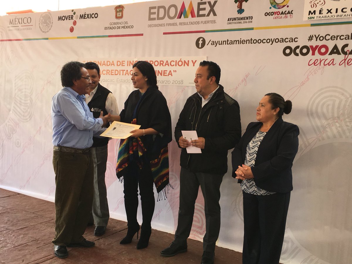 DiianaPerezB's tweet photo. Se hace entrega de certificados de Educación Básica en #Ocoyoacac gracias a @INEAmx; con ello las personas que por distintas circunstancias abandonaron sus estudios pueden tener su certificado de Primaria y Secundaria.
#YoCercaDeTi https://t.co/BJPQYVIXj7