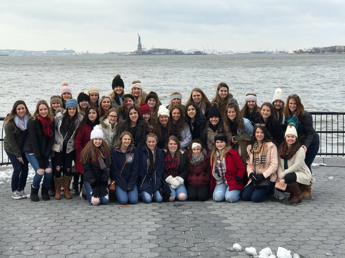 MHSDance1's tweet photo. Awesome day! Saw the Statue of Liberty, 9-11 memorial, lunch In Chinatown, and we’re not done yet! Thanks to @Cain_MHS for joining us! https://t.co/oEbXCUcTC2