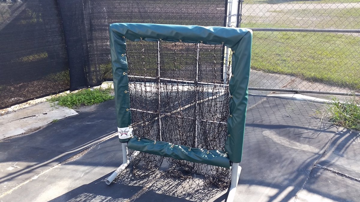 WillMinor09's tweet photo. #FastpitchFridays with the @NettingPros #netcommanders. Product Spotlight: #9Zone #Training #Screens like seen here. Great tool for #Softball #Bullpen Work... https://t.co/H5De5E7Lqu
