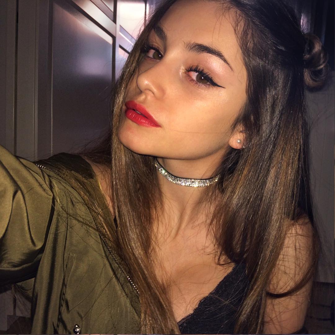 🌸 SANDRA BERINGÉR🌸

🌸16Años
-Divertida,Risueña,Cariñosa,Simpática,Mimada y coqueta.
🌸Bailarina
🌸Estudiante de Jardín de Infancia.

¿RT para darme a conocer? MG para MD ♥ #FreeRol