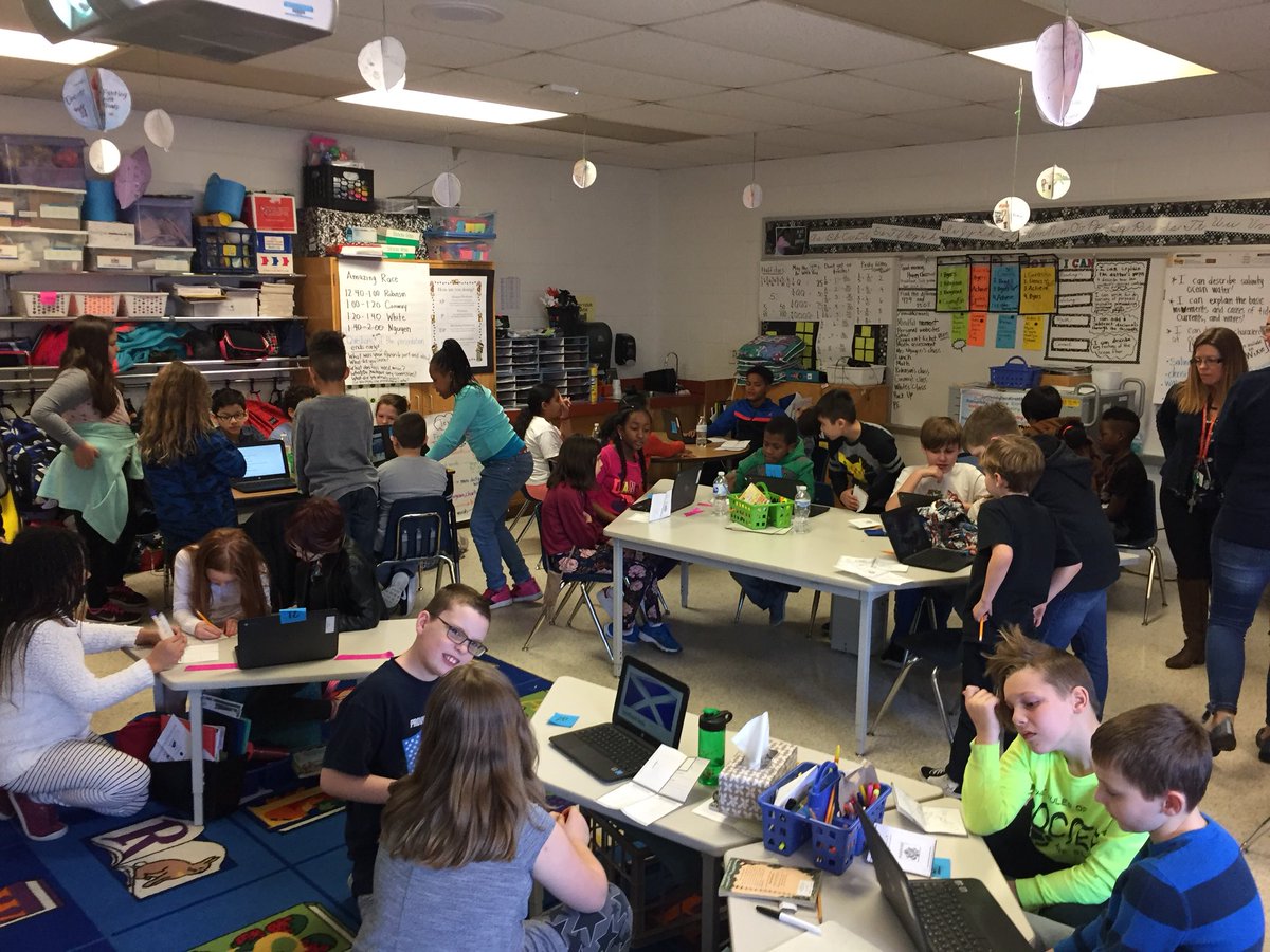 Dail_PES's tweet photo. Thanks @joyineer for letting us visit and learn so much about different countries! #vbprovidencepride @Providence_ES https://t.co/qJT0J9mo11