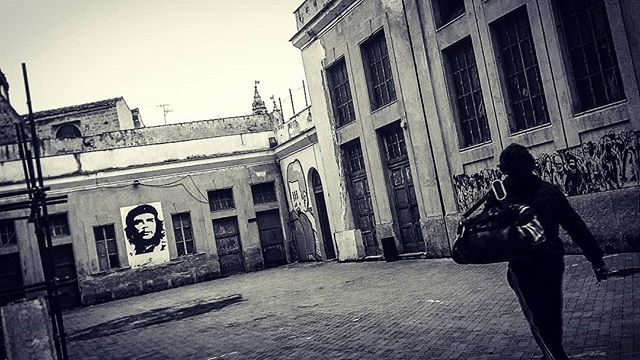 amadmonkstyle's tweet photo. Palermo. Palestra Popolare
.
.
#amadmonkstyle #gym #palestra #palermostreets #palermo #sicilia #igerpalermo #ig_palermo #bnw_globe #bnw_planet #boxing #kickboxing #ig_sicilia #ig_italy https://t.co/C6YJvVTvYw https://t.co/1svOlQLEQx