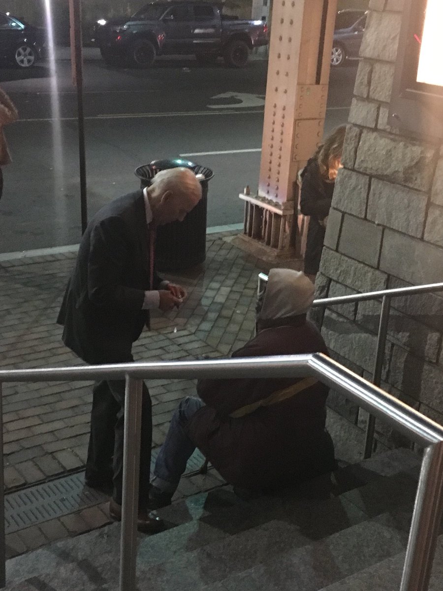 Jduckham's tweet photo. Candid photo of Biden in @playbookplus. https://t.co/I77YX8XREy
