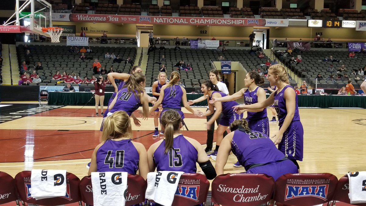 GCMapleLeafs_WB's tweet photo. Congrats to @TaylorU_WBB on an amazing season! They got knocked out by # 1 seed Concordia Nebraska this morning in the sweet sixteen, but represented Taylor University and the Crossroads League with class this week in Sioux City. Well done coaches & players. #CLpride https://t.co/2QKaAgpxVV