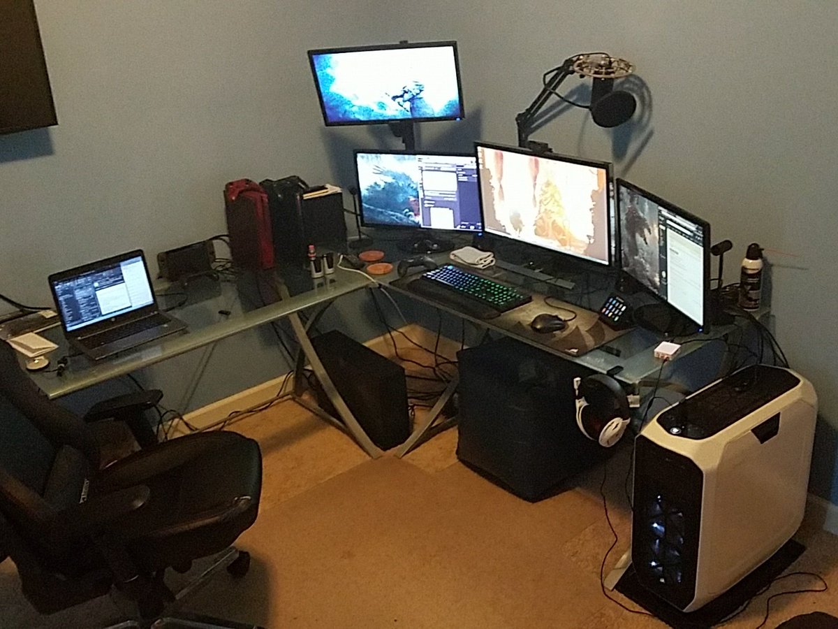 Featured image of post Weeb Pc Setup My computer rig tower pc gaming setup liquid cooled www facebook com imfacerollgaming