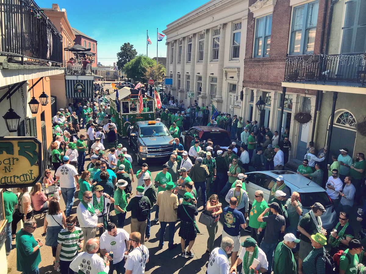DavidMora's tweet photo. Perfect weather for the @irishchanparade practice march! @_Who_Dat_Chris ๐๐๐ฎ๐ชโ๏ธ๐ป #neworleans #onetimeinnola #practicemarch https://t.co/4r1fImTzjU