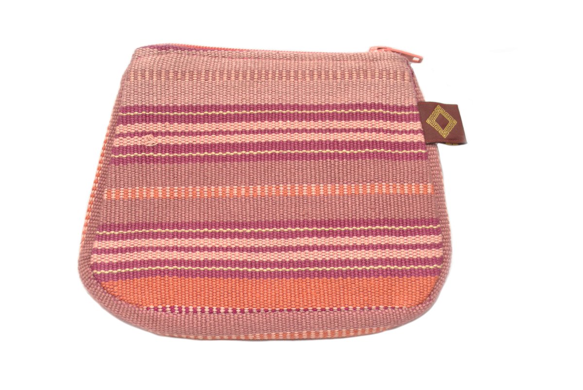 In our #WomenWednesday we introduce you to our coin purses... perfect for all the small changes we get through life :D bit.ly/2j1GTZj #WowWednesday #FashionForHer #FashionForWomen #FemeninFashion #GoodFashion #EthicalAccessories #SustainableProducts #FairTradeGifts