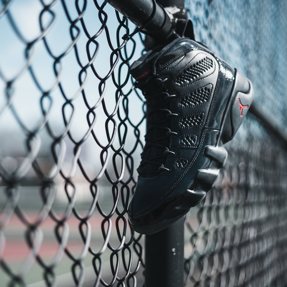 snipes_usa's tweet photo. B R E D I X
Jordan Air Jordan IX
Available online & in all stores SAT 3/10.
#Bred #AJ9 #AJIX
https://t.co/R2Nogtm8sS https://t.co/E2ytTQWVCc