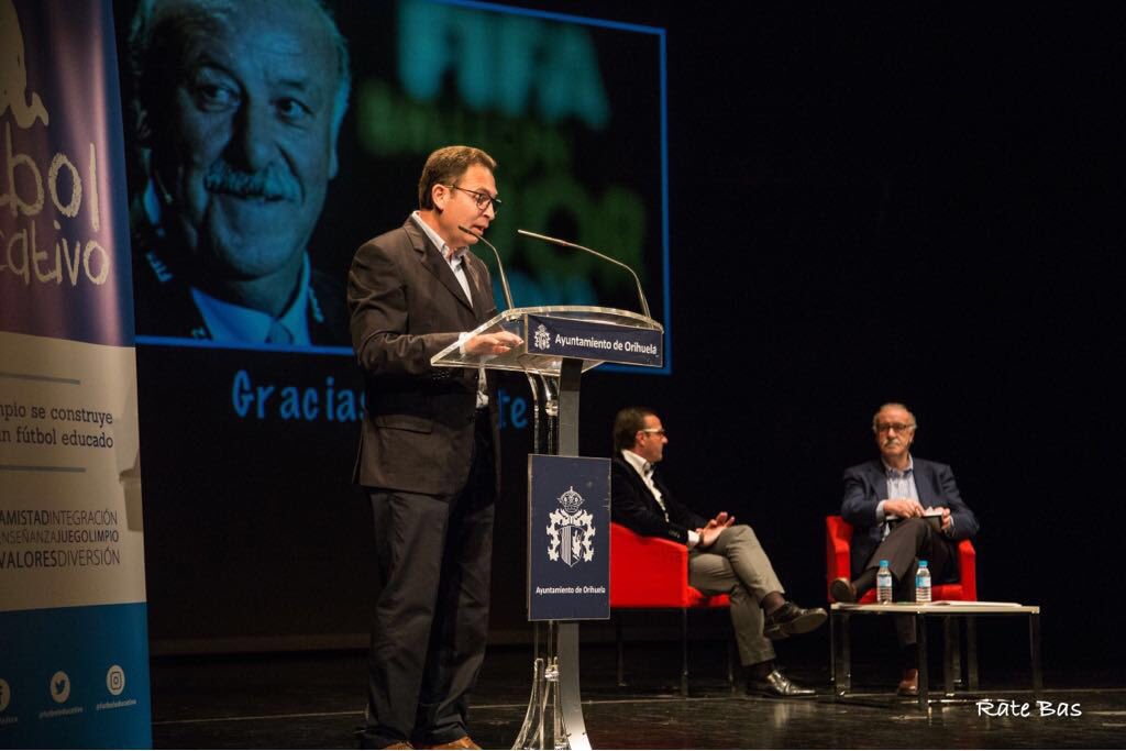 “El fútbol necesita ser educado”. ¡Vicente del Bosque se suma al movimiento Brave!! 
ligabrave.es/2018/03/09/vid…