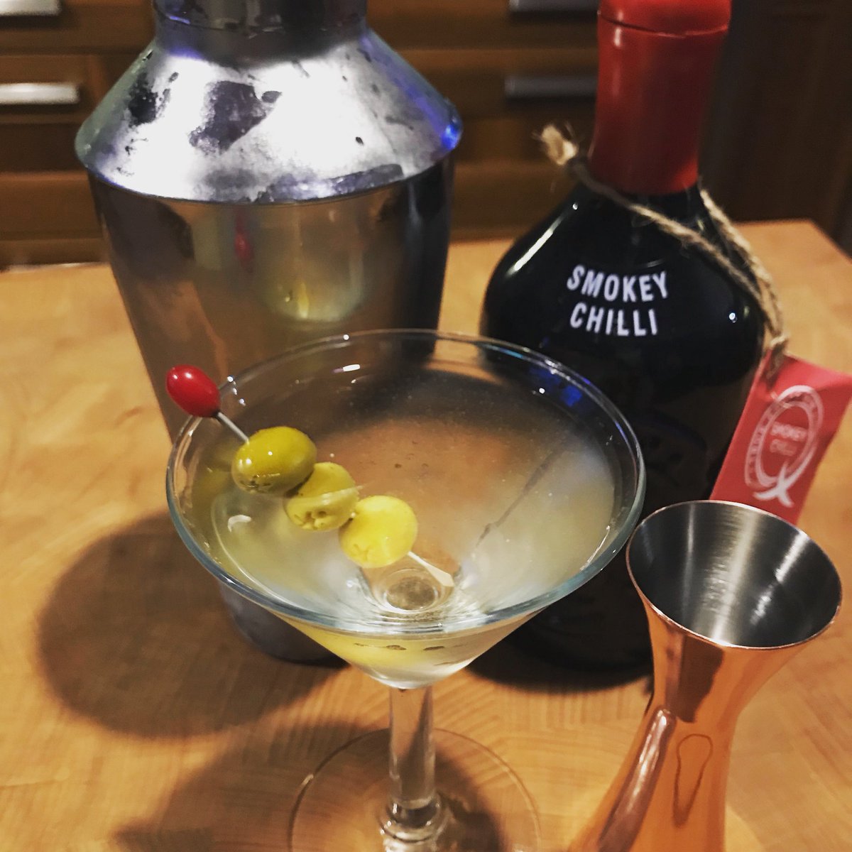 McQueenGin's tweet photo. When you get a antique silver cocktail stick through the post and all you want to do is stick olives on and drink dirty Martinis.
#fridaynight #fridayfeeling #NewOldStuff #dirtymartini #olives #smokeychilli #gin https://t.co/qg3hUKL19g