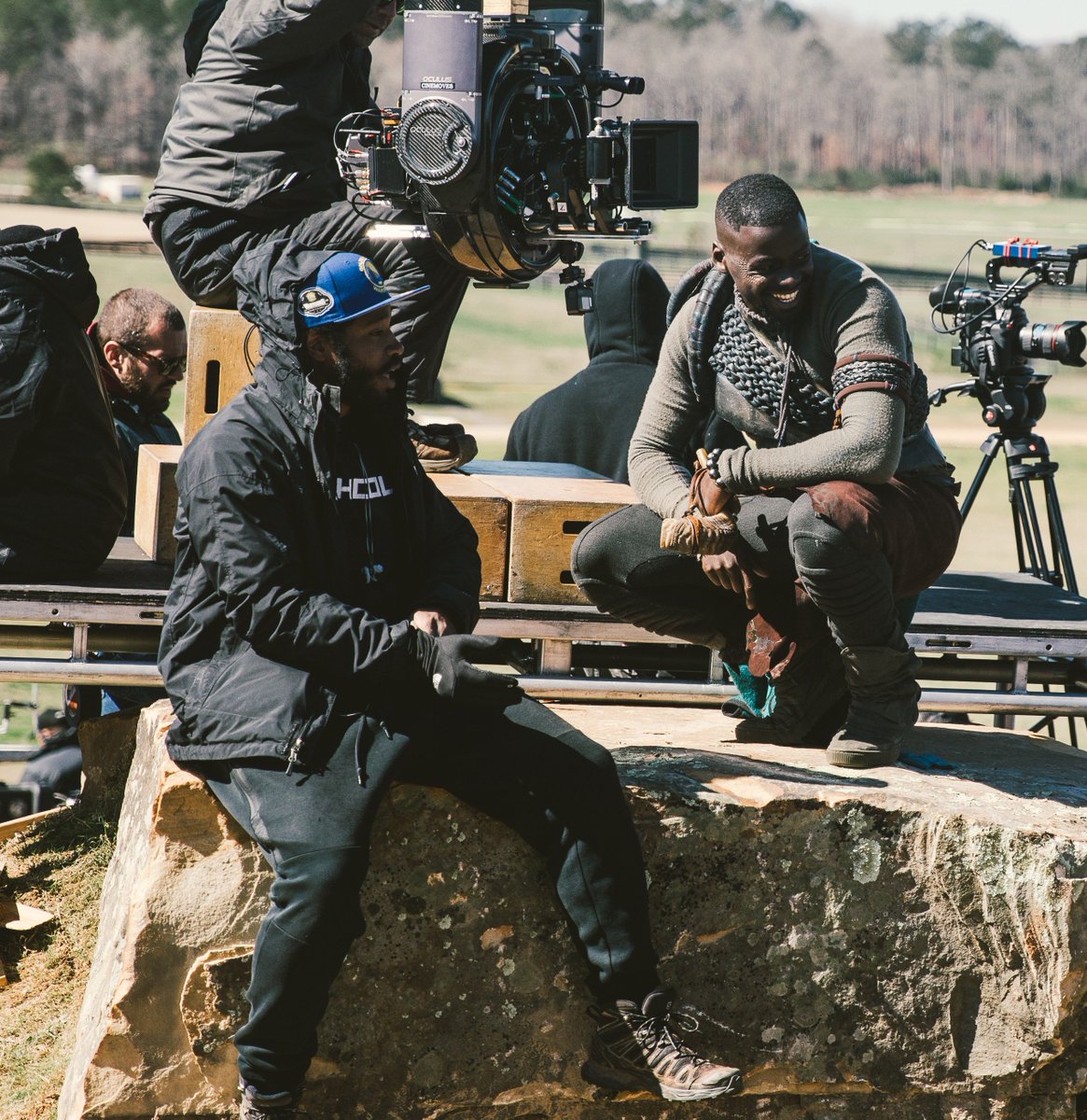 theblackpanther's tweet photo. Go behind the scenes with these photos from the set of #BlackPanther. 📸: @VisionElie (1/2) https://t.co/wJGL9Ihmki